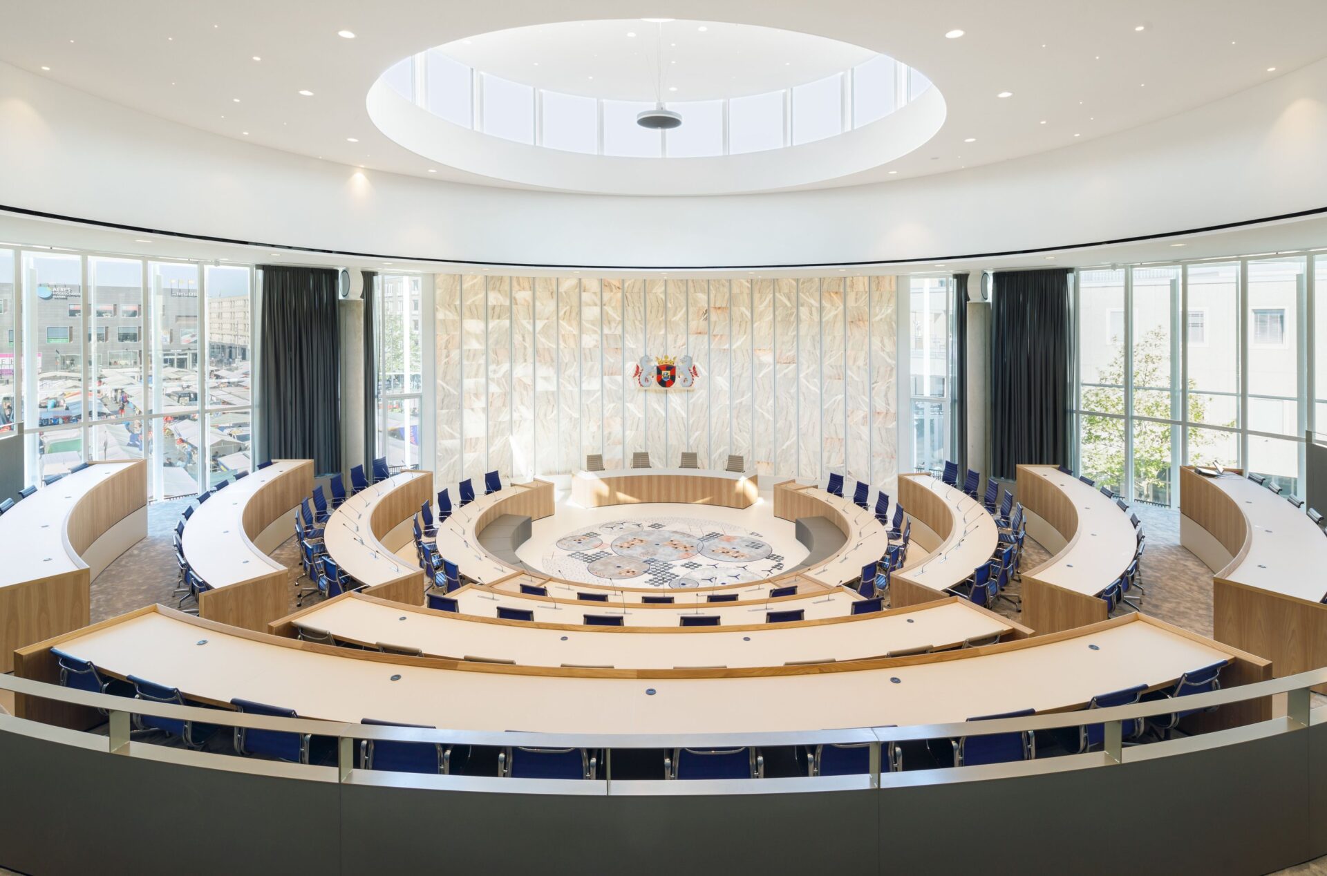 March 2018 the renovation of the city council chamber was complete.