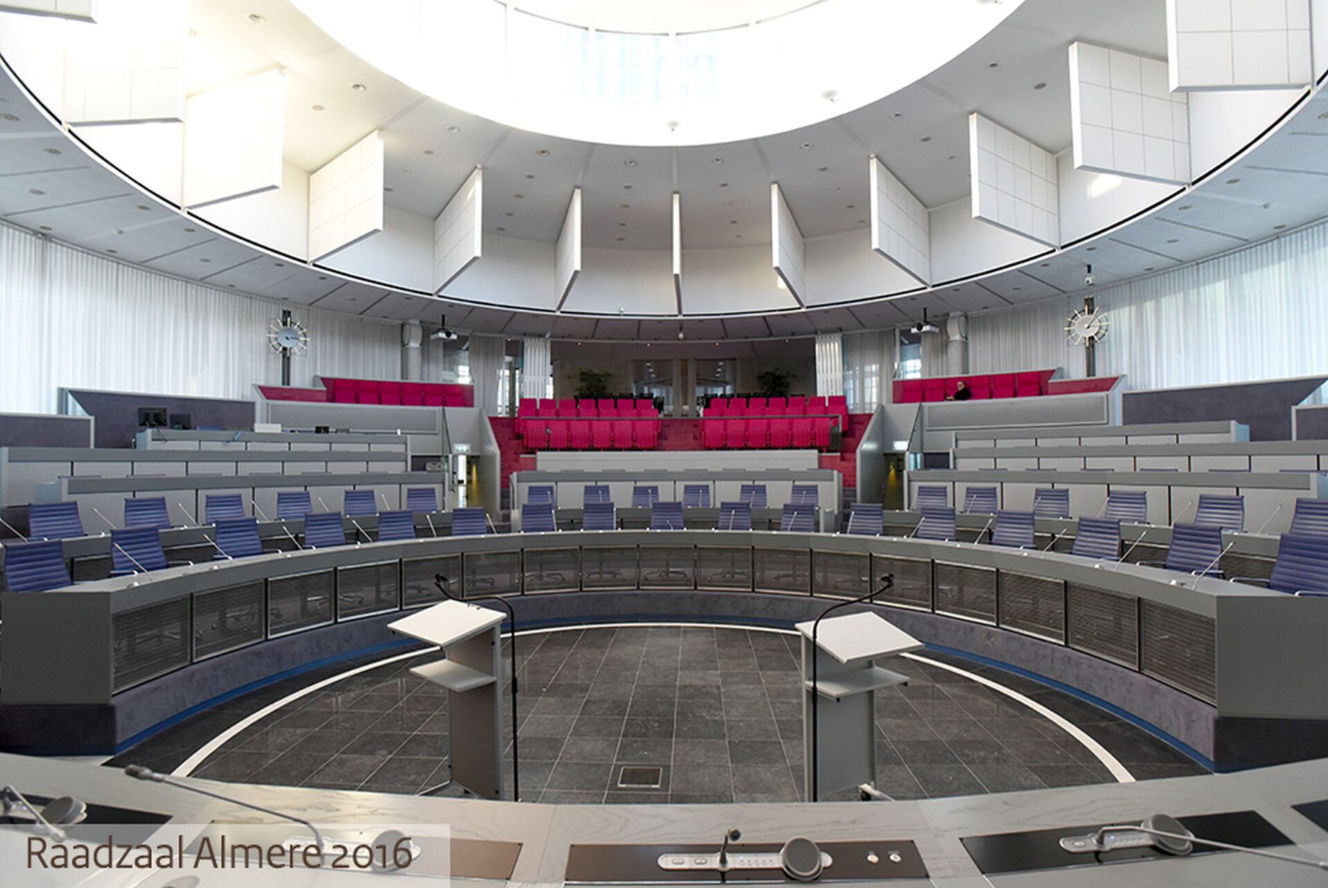 The city council chamber before its renovation in 2017.