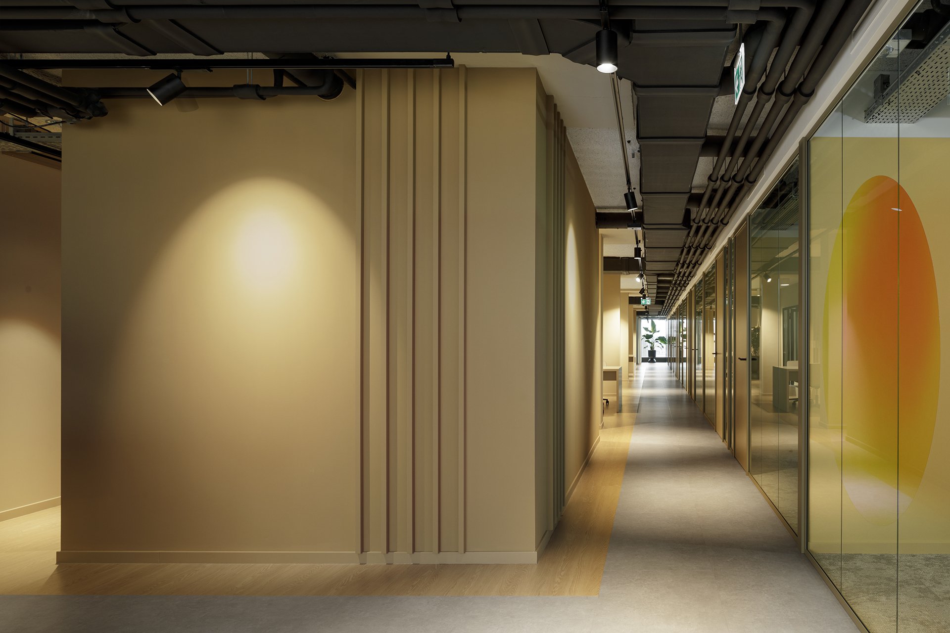 Architecture design, Fokkema & Partners, Zuidbroek Notarissen, warm, transparant kantoorinterieur met ronde details and line patterns