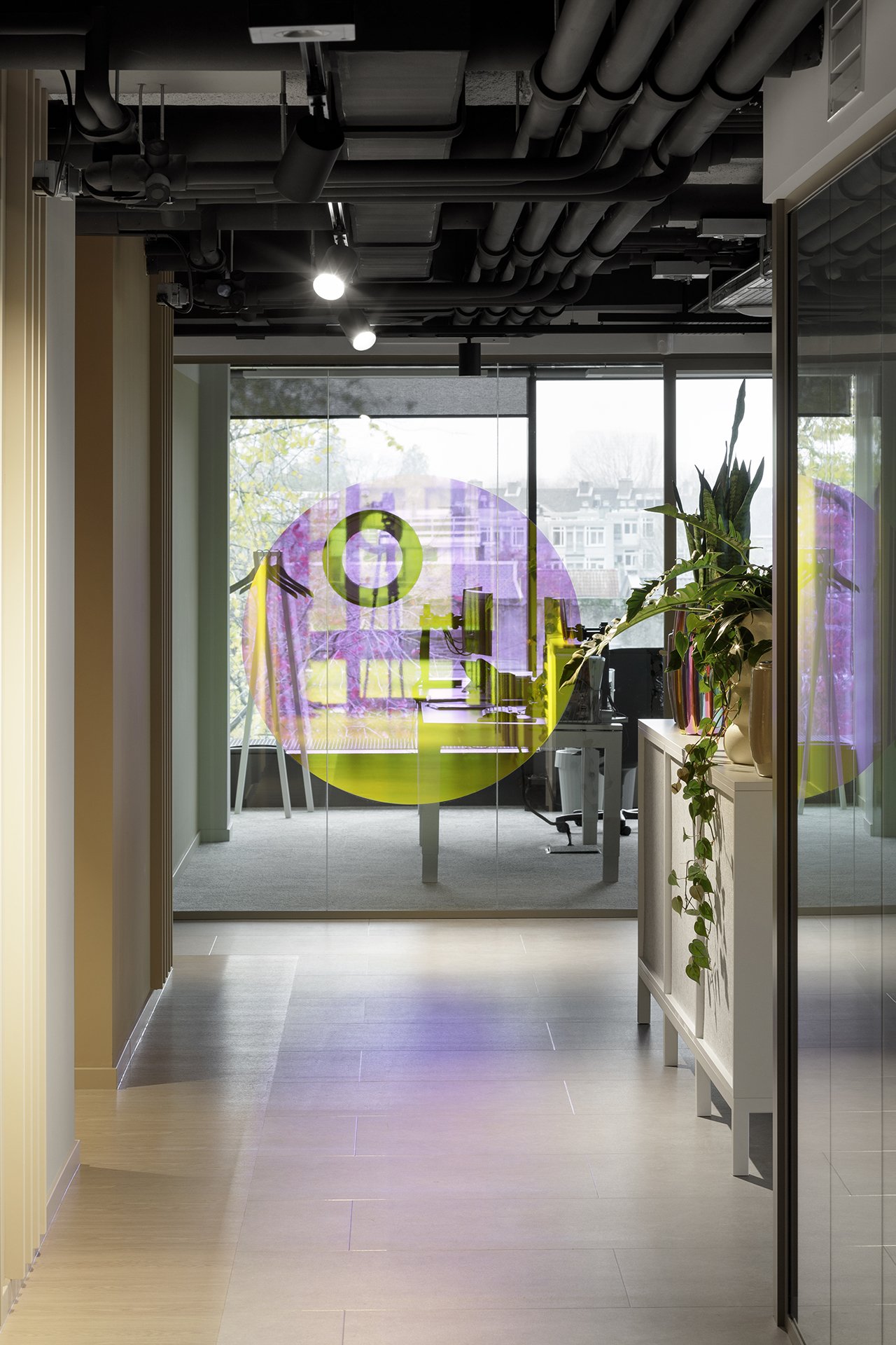 Architecture design, Fokkema & Partners, Zuidbroek Notarissen, warm, transparant kantoorinterieur met ronde details and line patterns