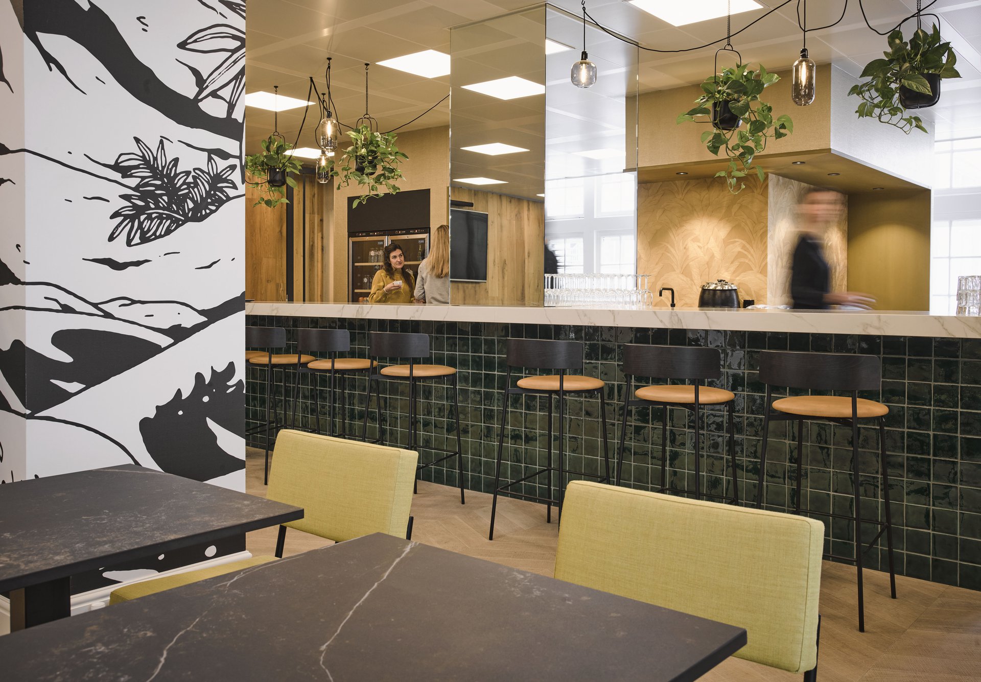 A design that flirts with the building’s fashion heritage