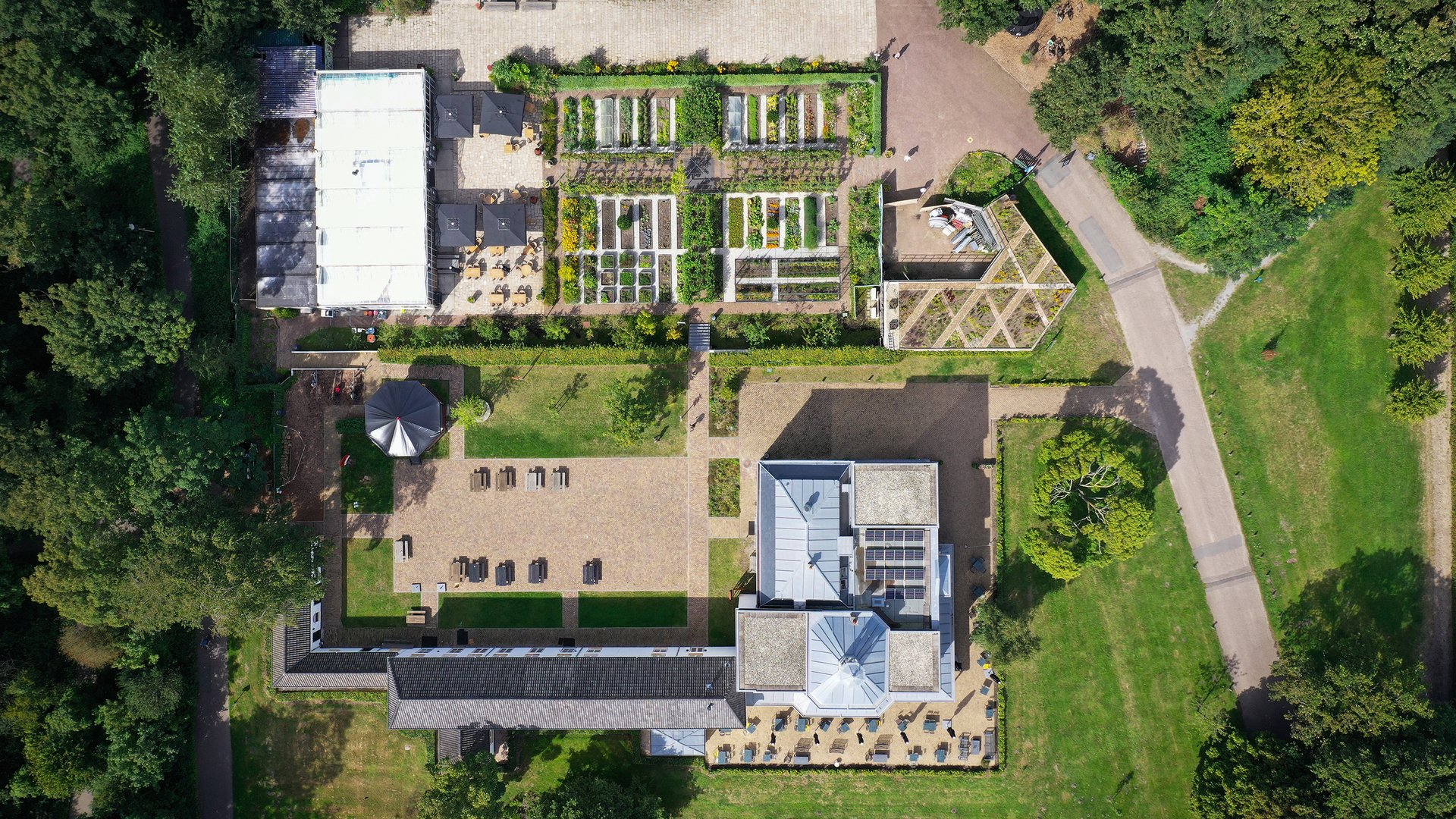 Ockenburgh opens its doors