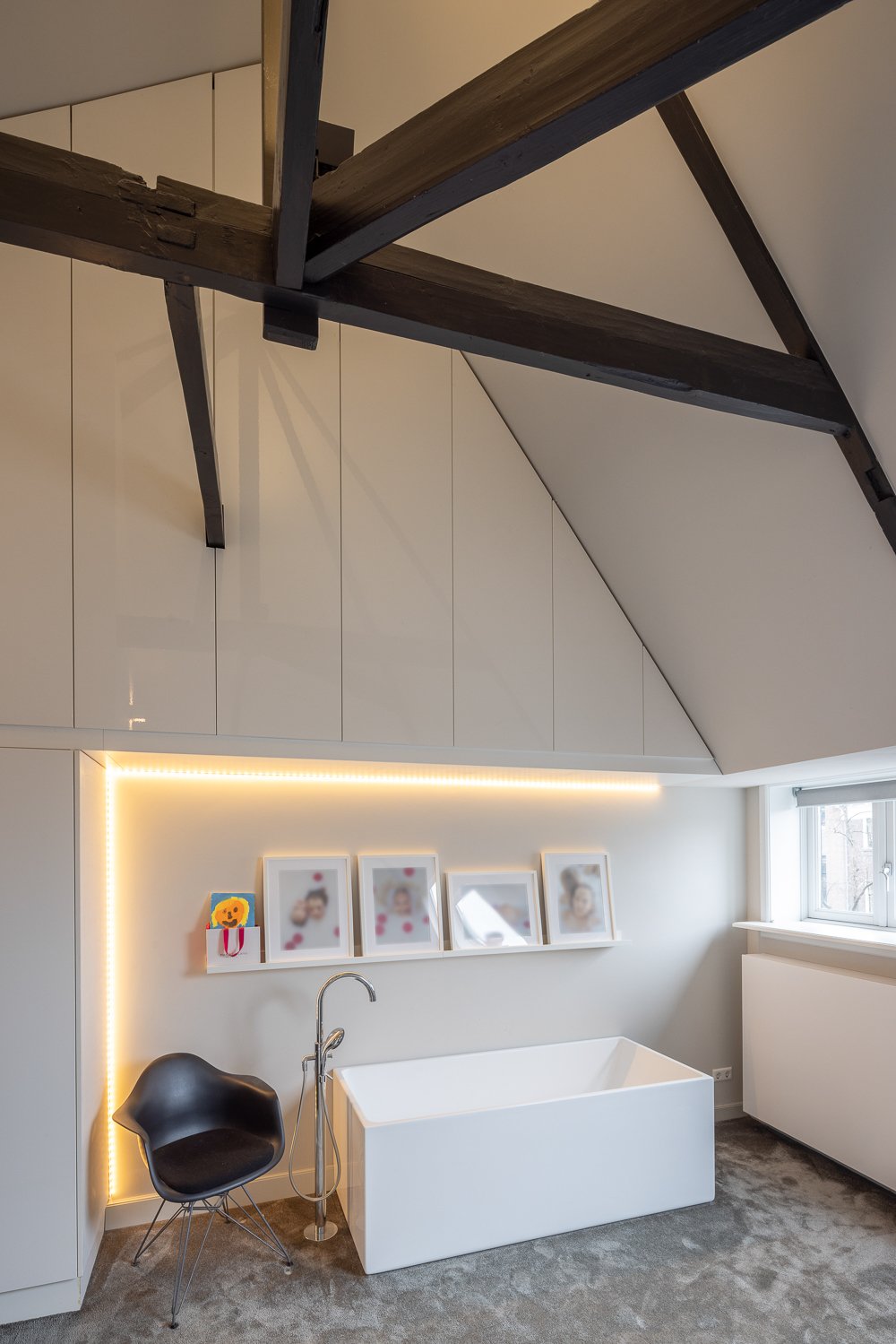 Portrait view of 'Vila Tasa' interior