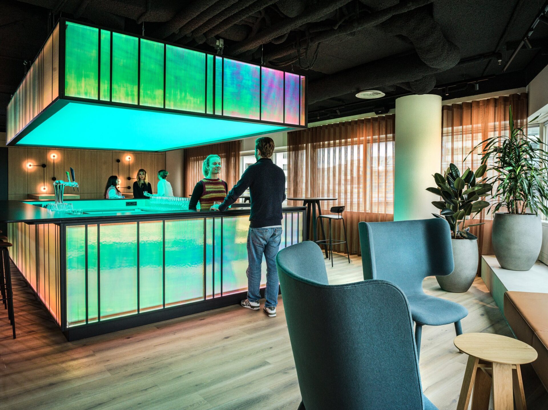 Footer slider image showcasing the Houthoff project