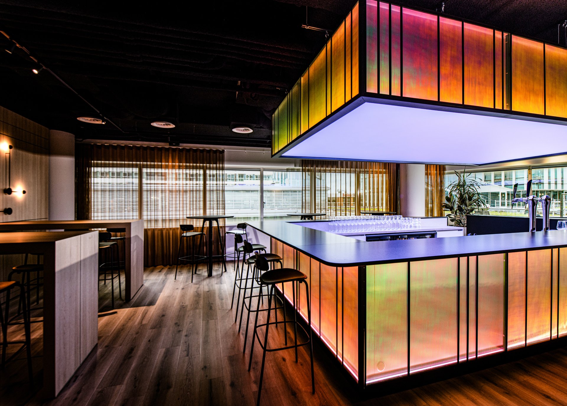 Crafting the Houthoff community - header slider image 12