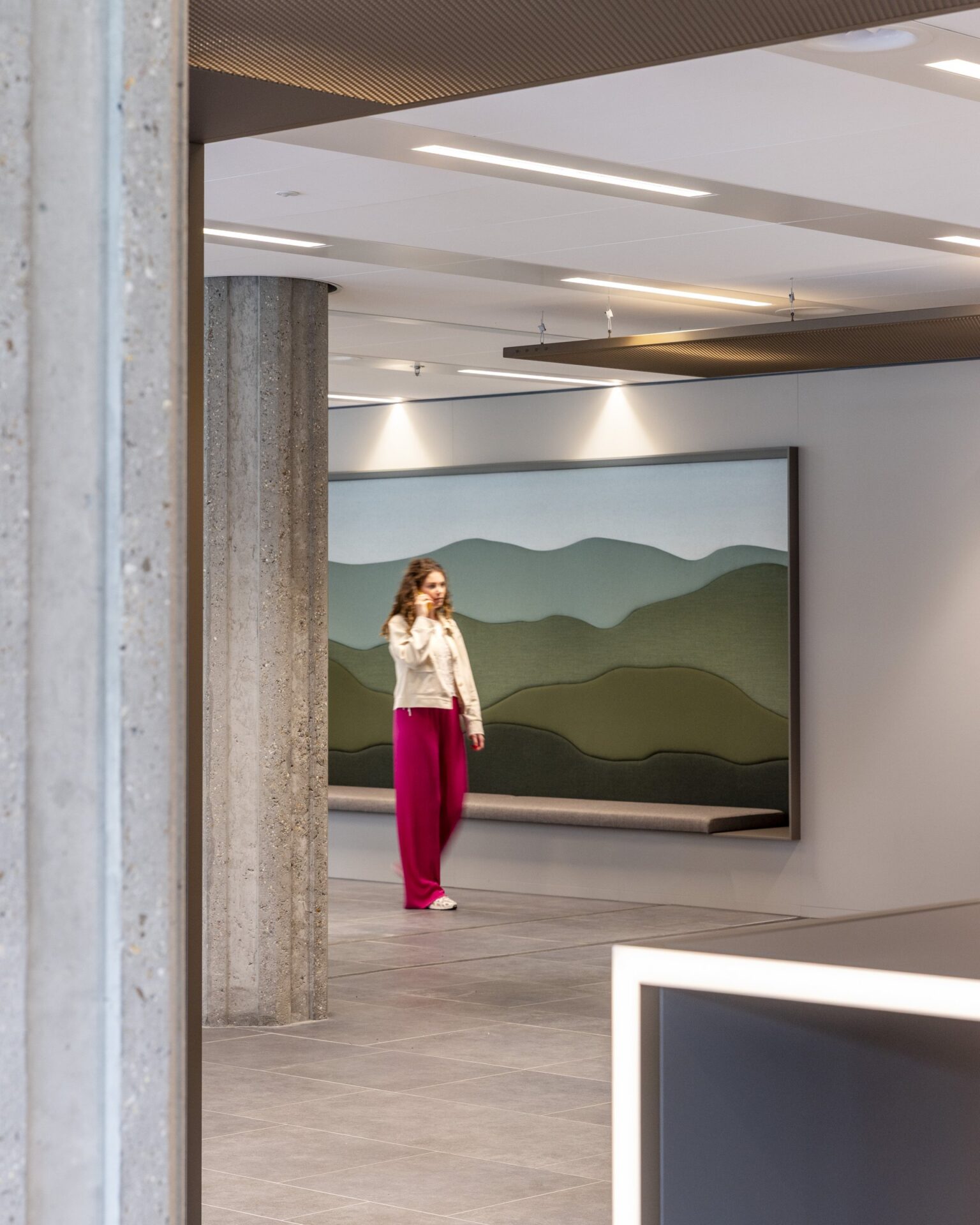 Untangling De Knoop: Connecting with a touch of pink