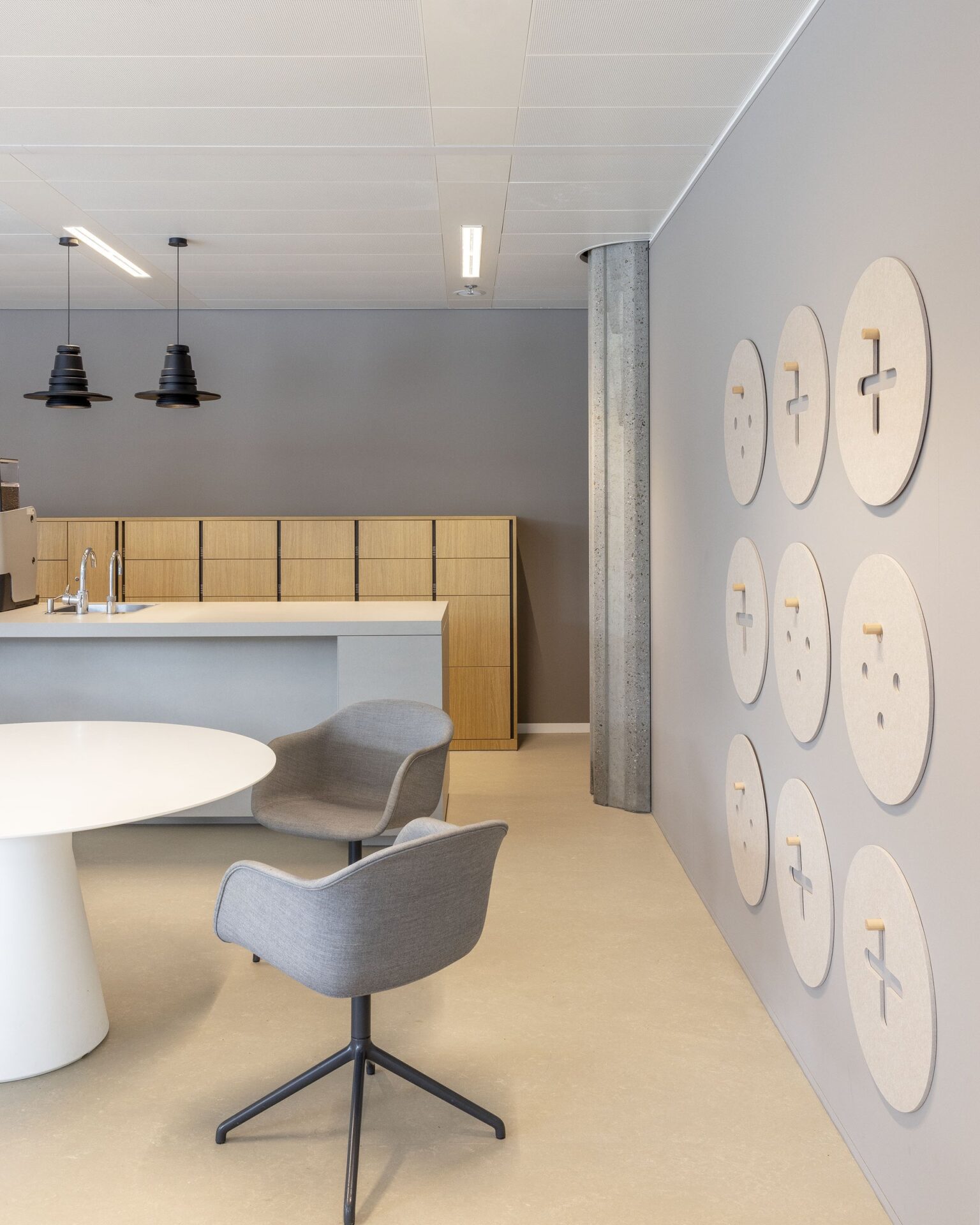 Untangling De Knoop: Connecting with a touch of pink