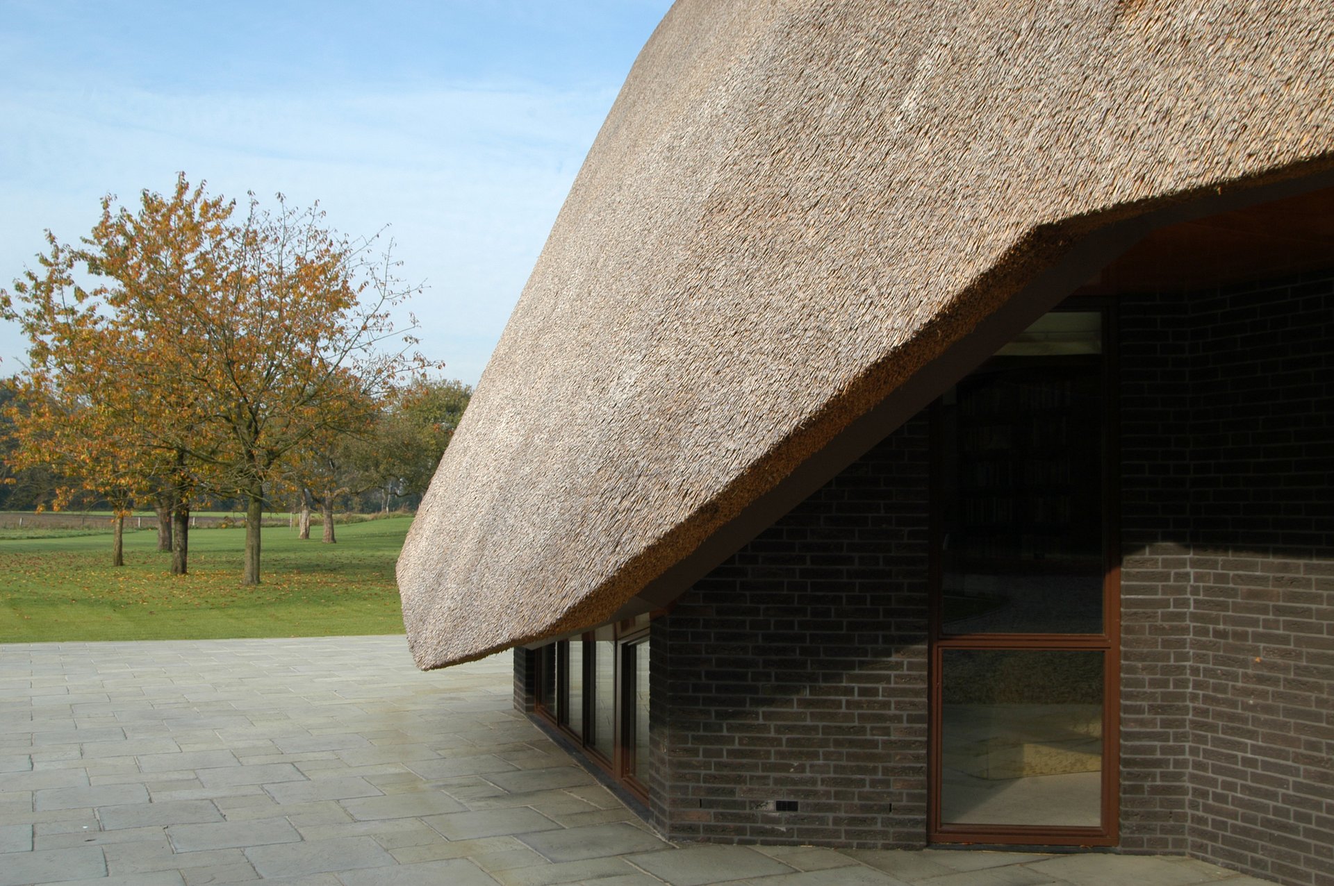 A country estate with an ever-changing silhouette