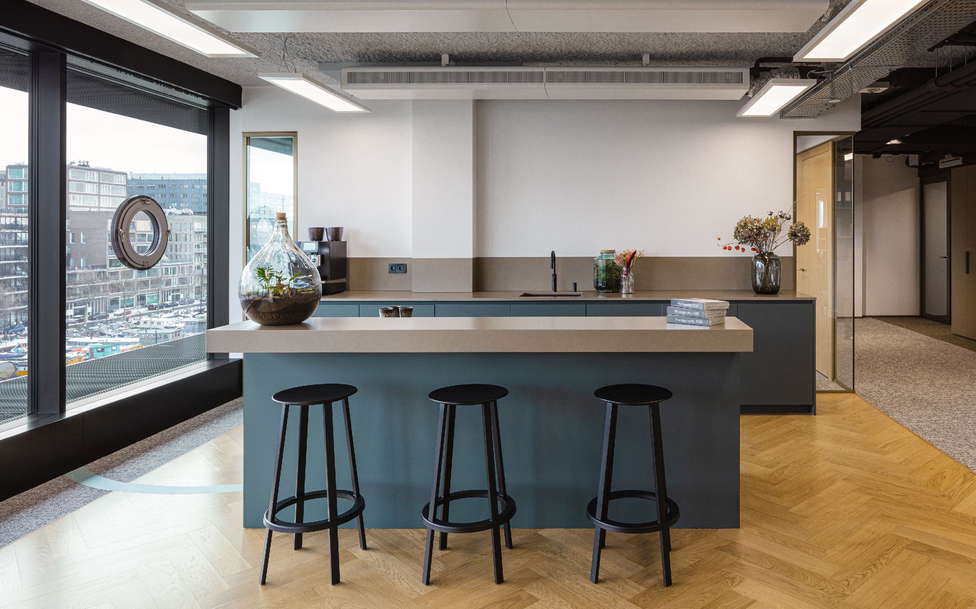 Brinkhof office with warm and tranquil design