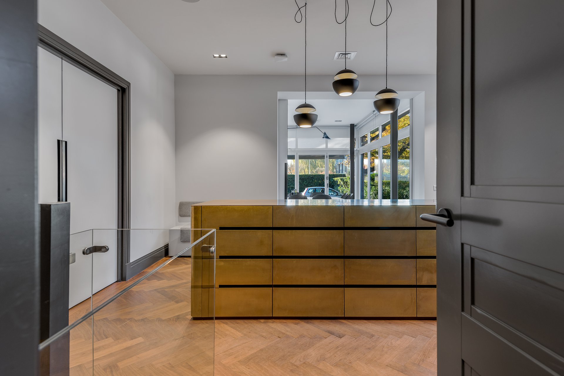 Office villa with Scandinavian-inspired top floors