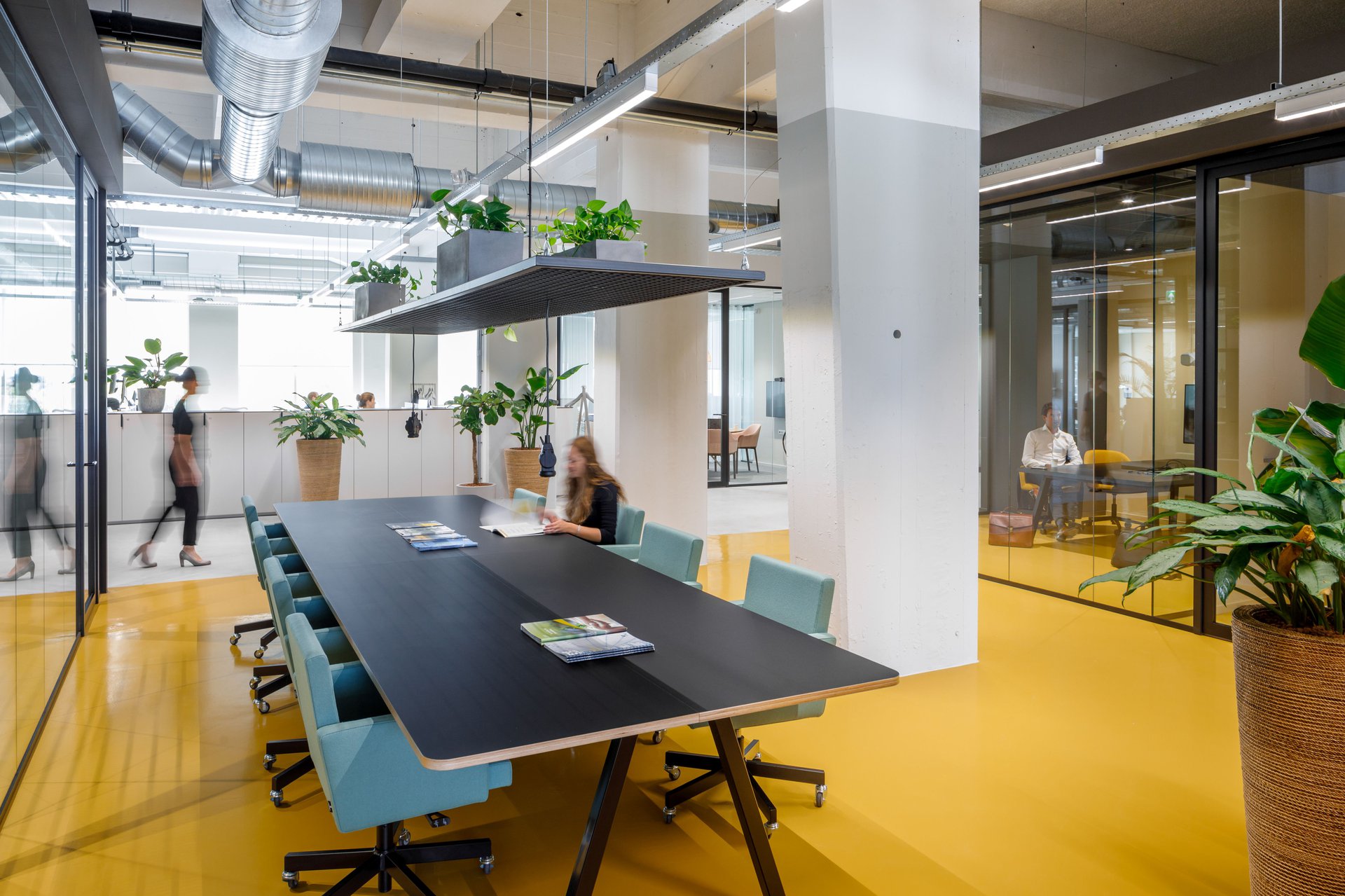 Architecture. With its relocation to the cleantech campus IPKW, global accountancy and advisory firm EY immersed its Arnhem office amid a forward thin