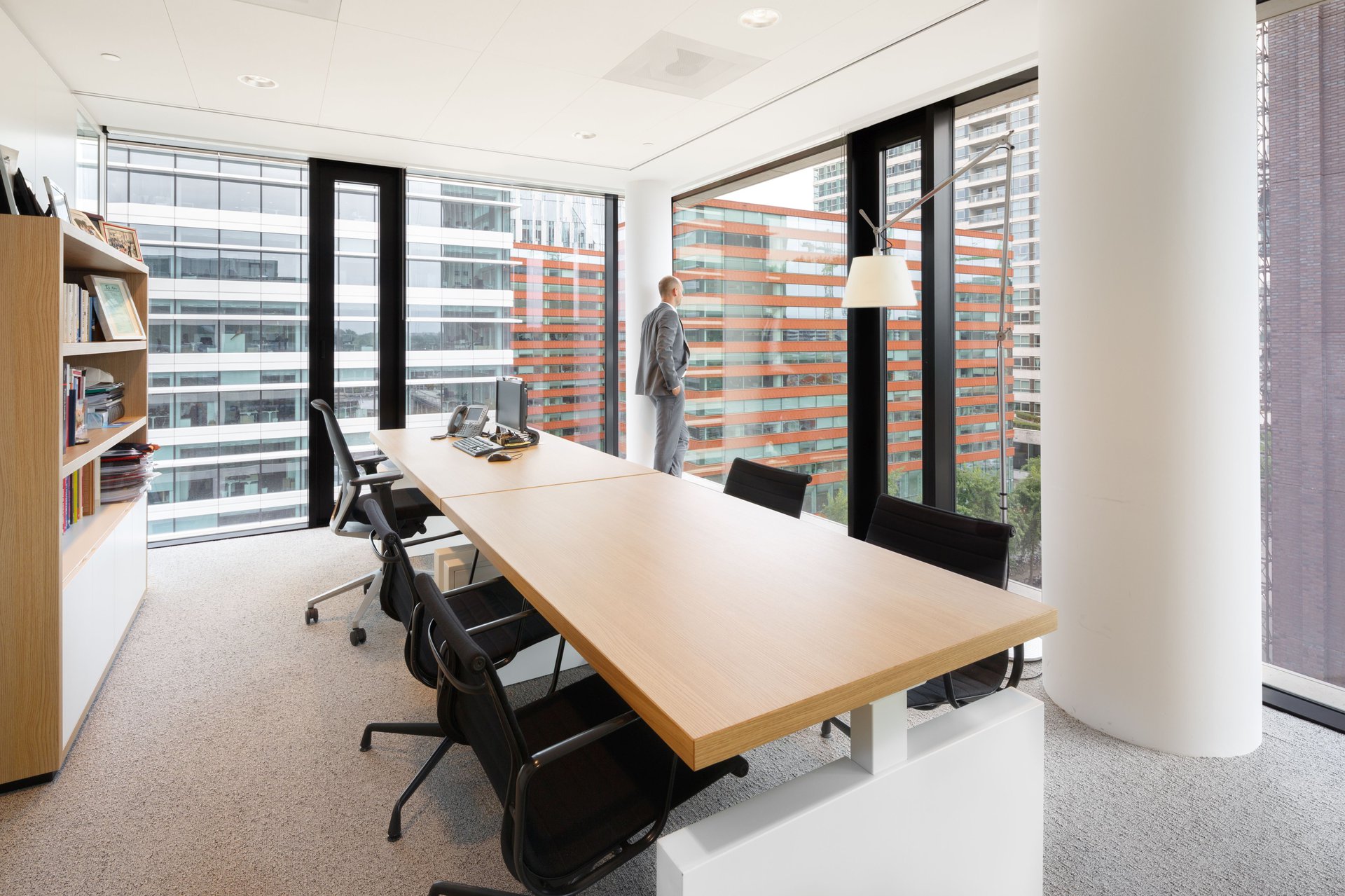 Luxury contemporary villa-type office with splendid views for Egon Zehnder