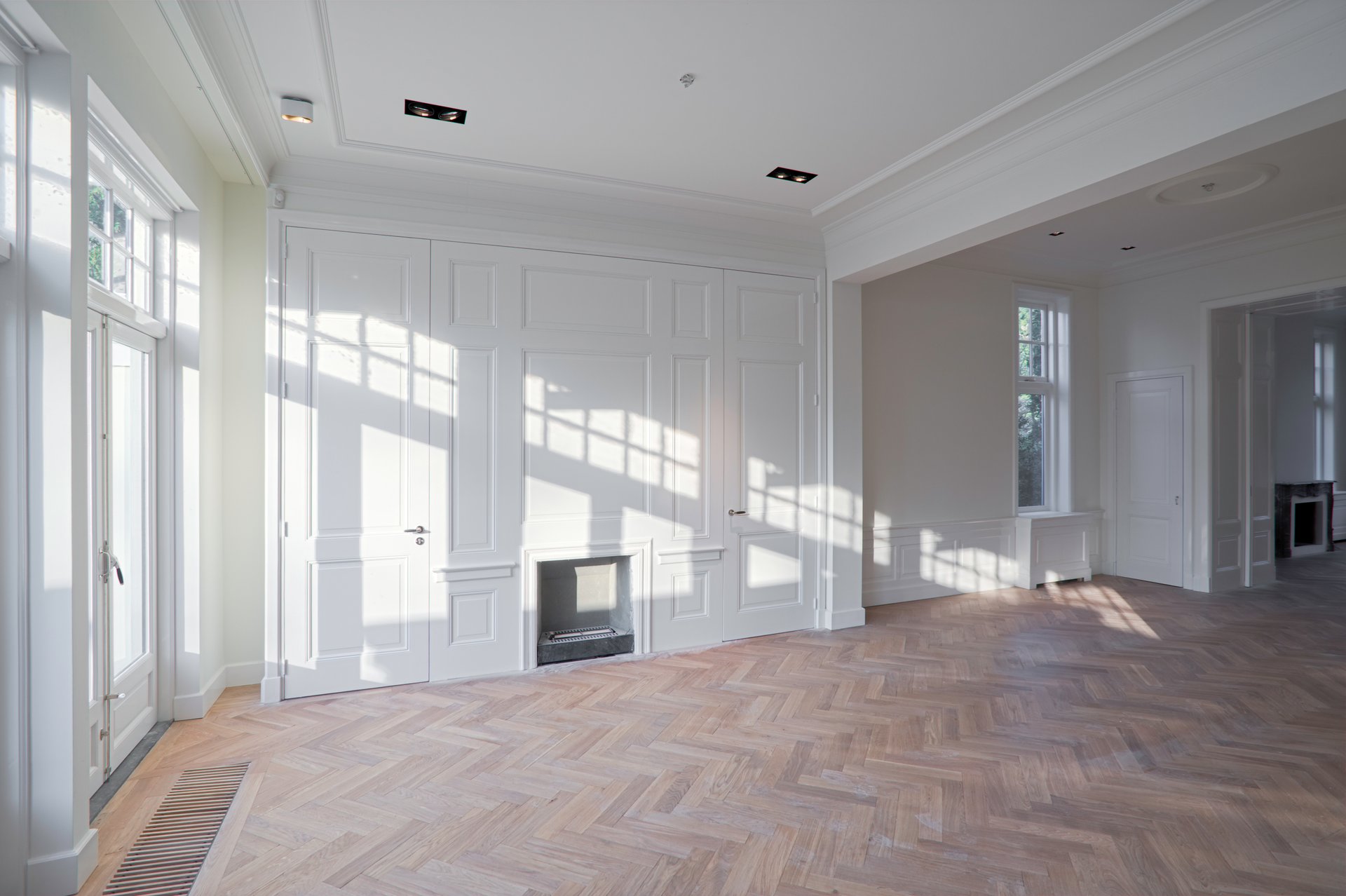 A serene residence in monochrome with a modern design