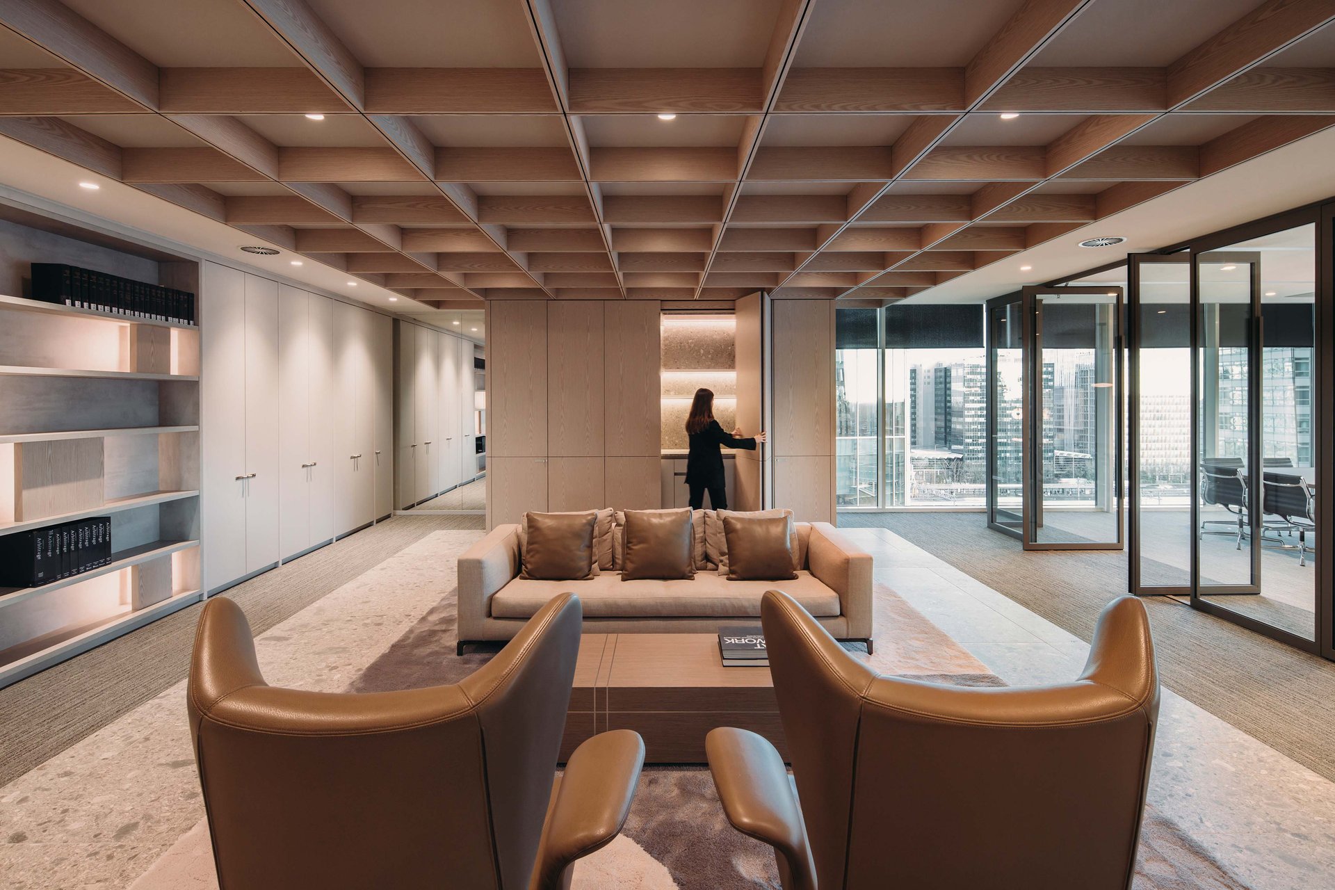 Alpine Tranquility, Urban Energy: A Workspace in Balance