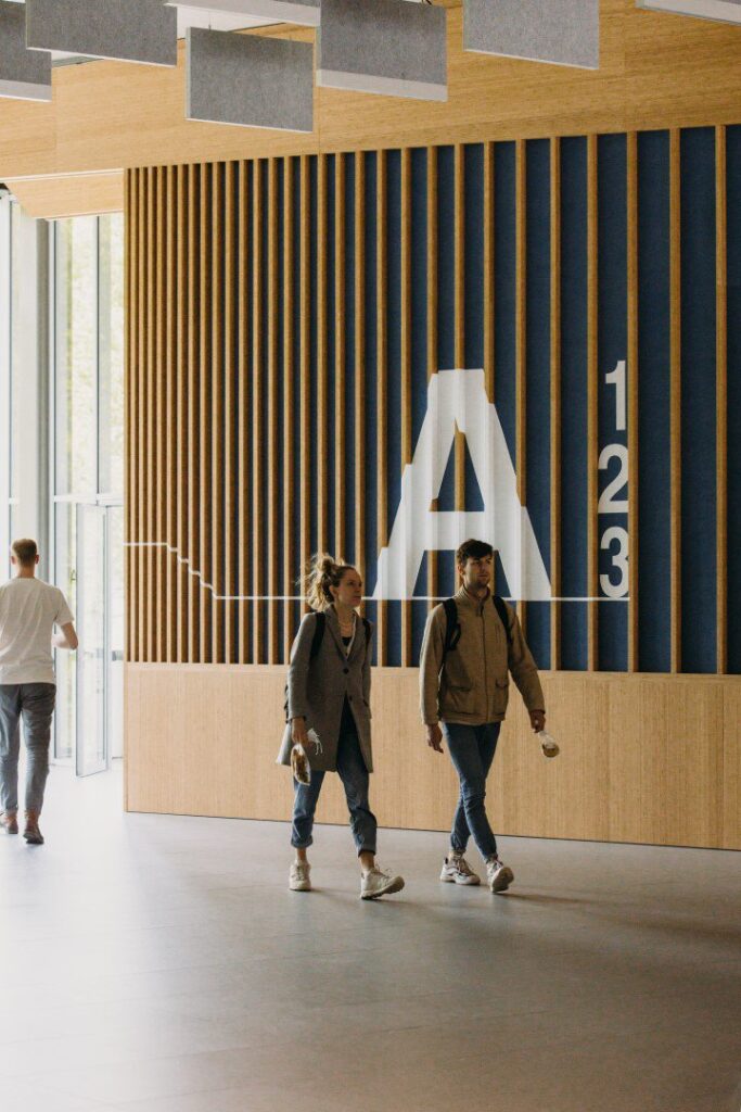 Interior signing design at TU Delft ECHO