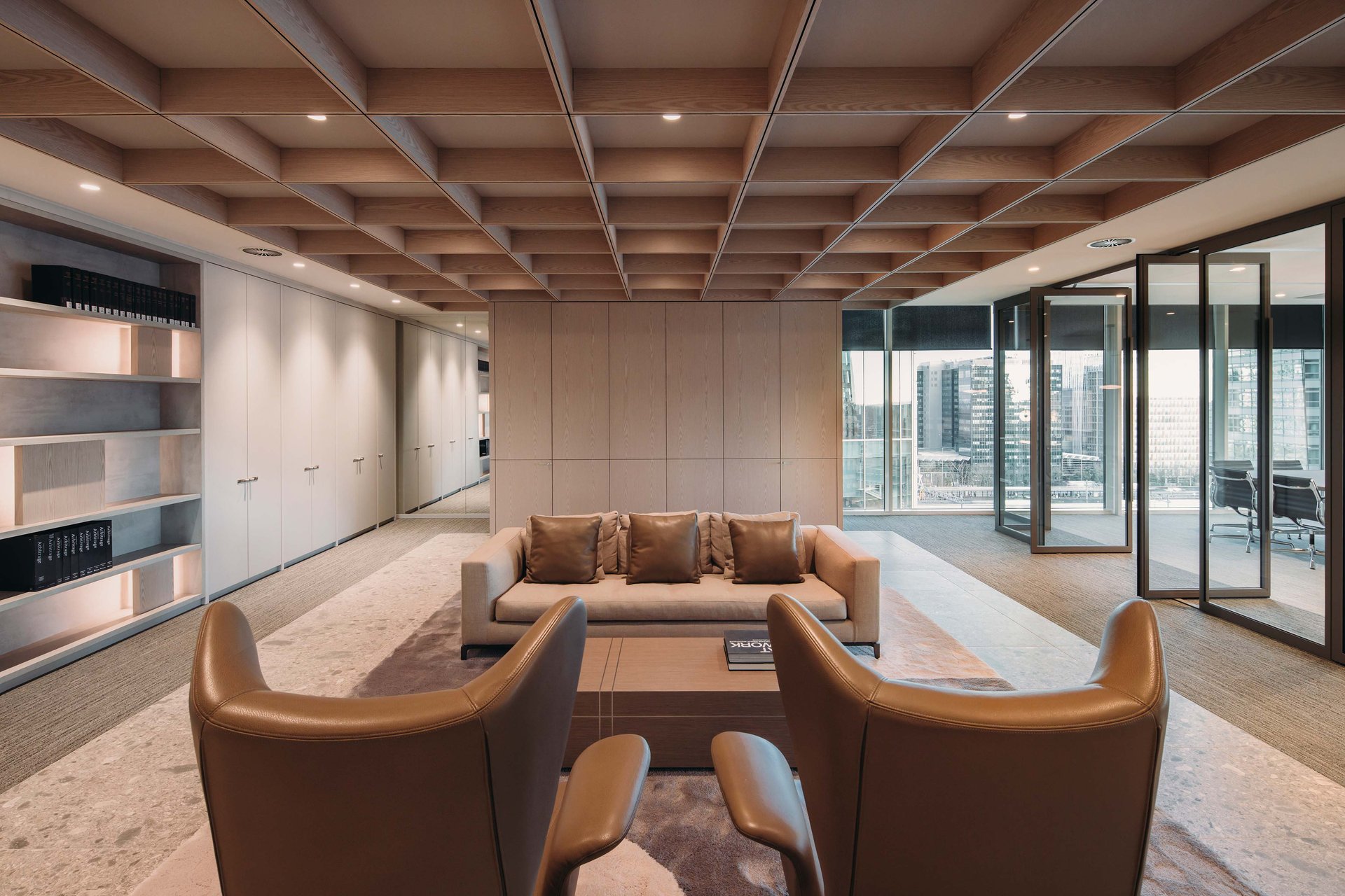 Alpine Tranquility, Urban Energy: A Workspace in Balance