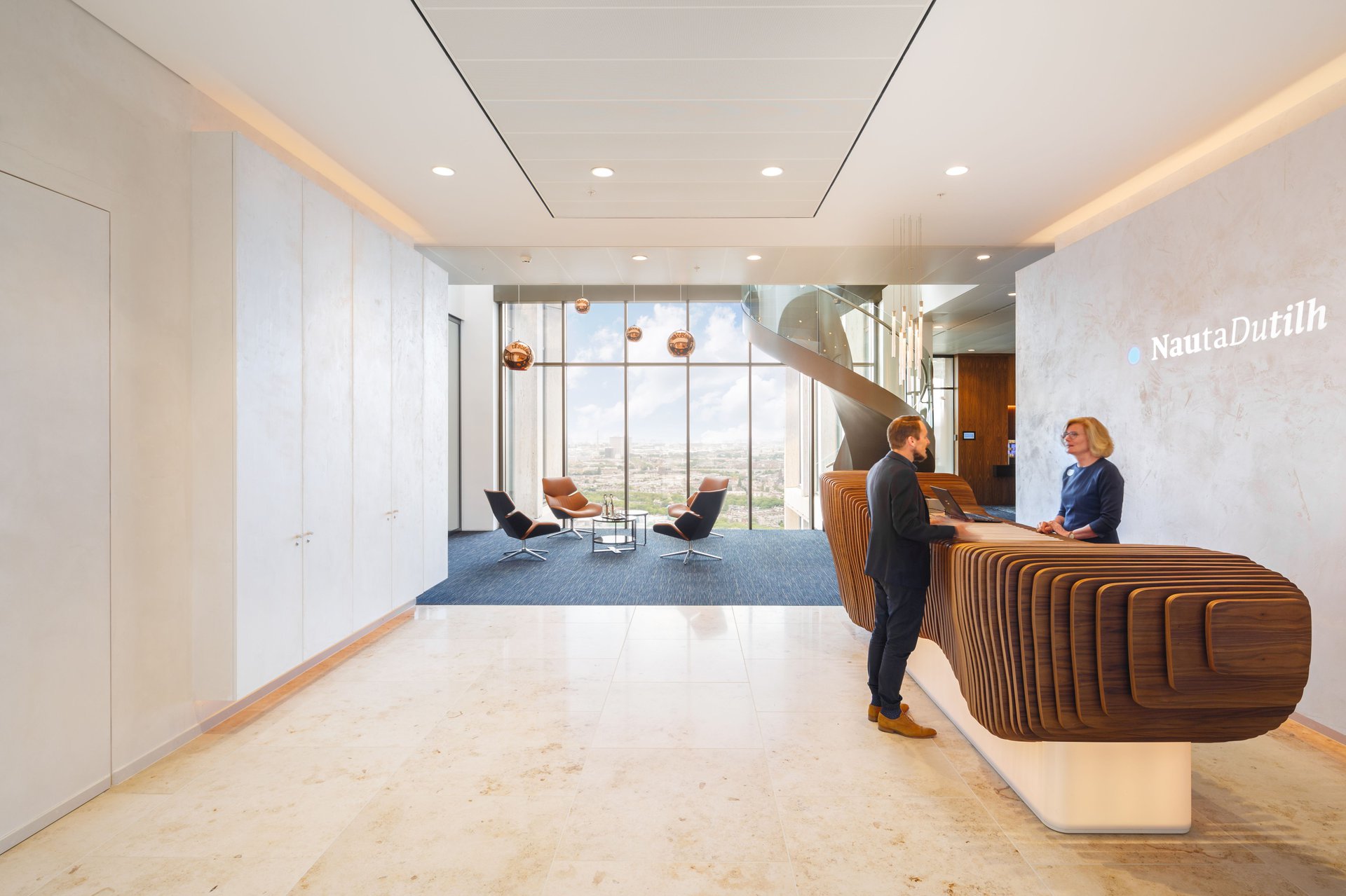 Bar area in NautaDutilh penthouse.