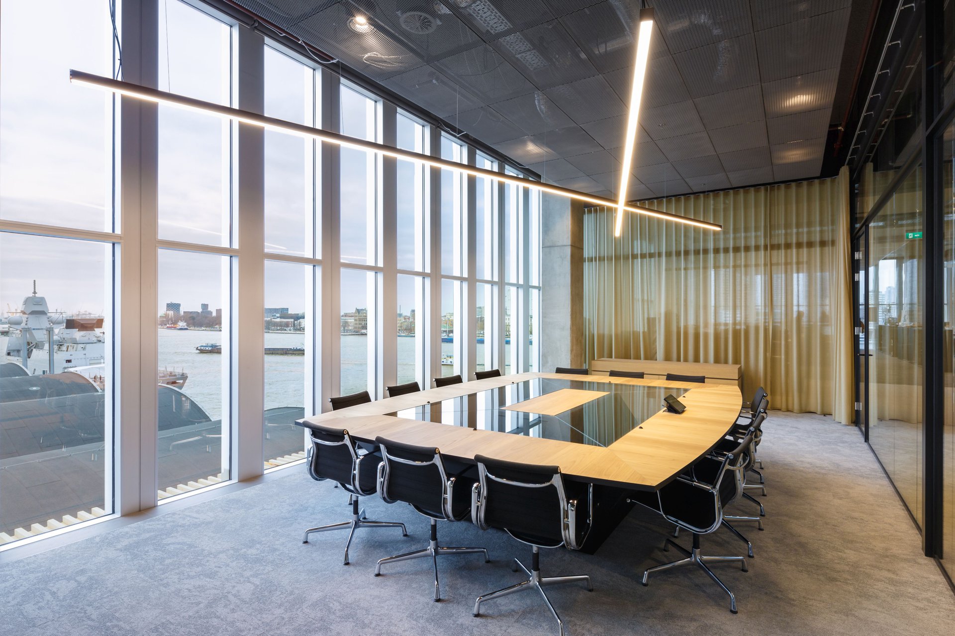 XXL hospitality office in O.M.A.'s landmark building ‘de Rotterdam'