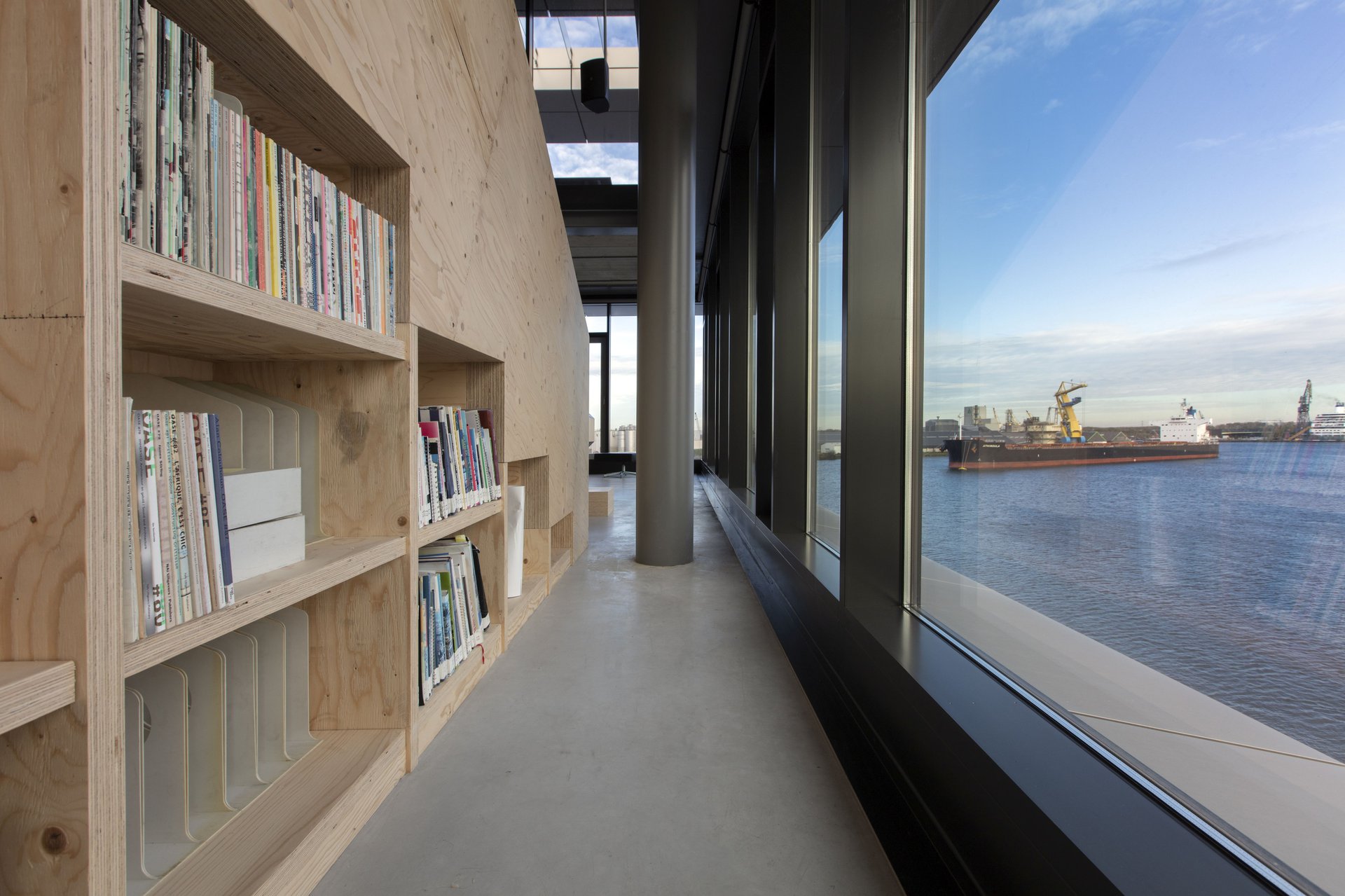 Rijnboutt office interior design showcasing user wellbeing