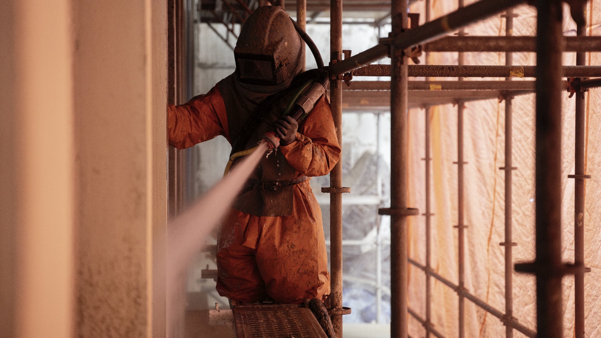 What makes the force dynamics of architecture so sensational?