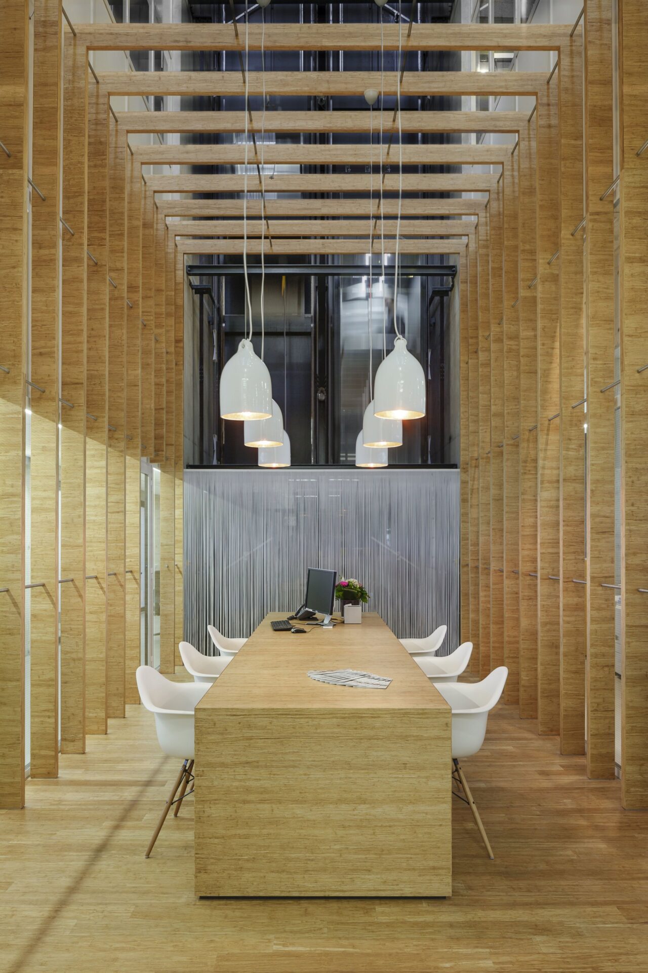 City hall Almere updates service concept with its own unique signature