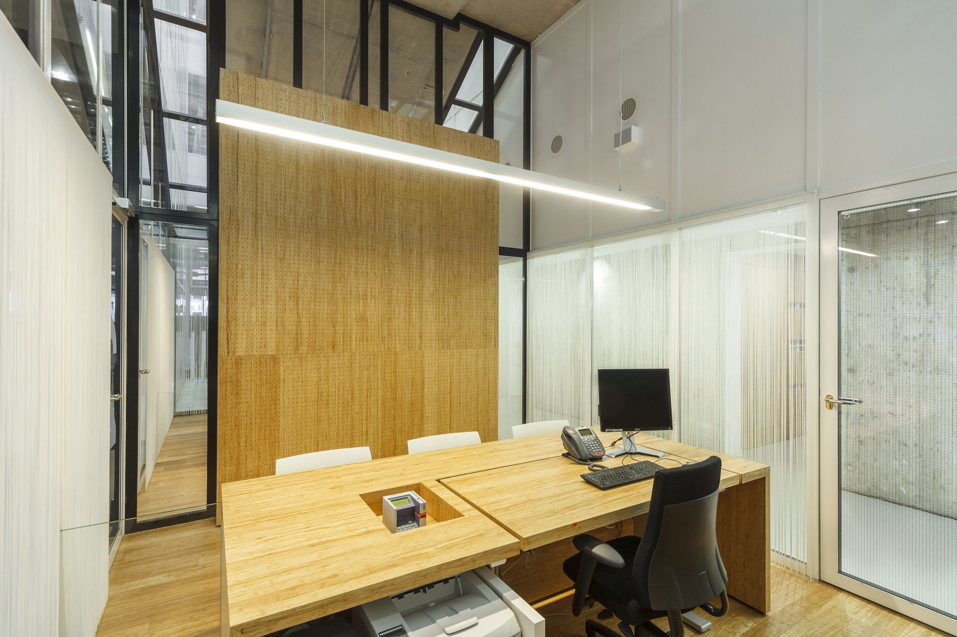 City hall Almere updates service concept with its own unique signature