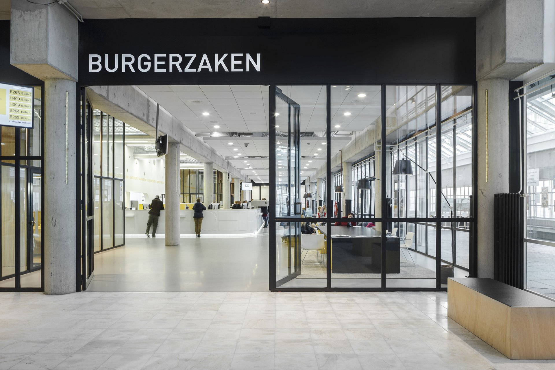 City hall Almere updates service concept with its own unique signature