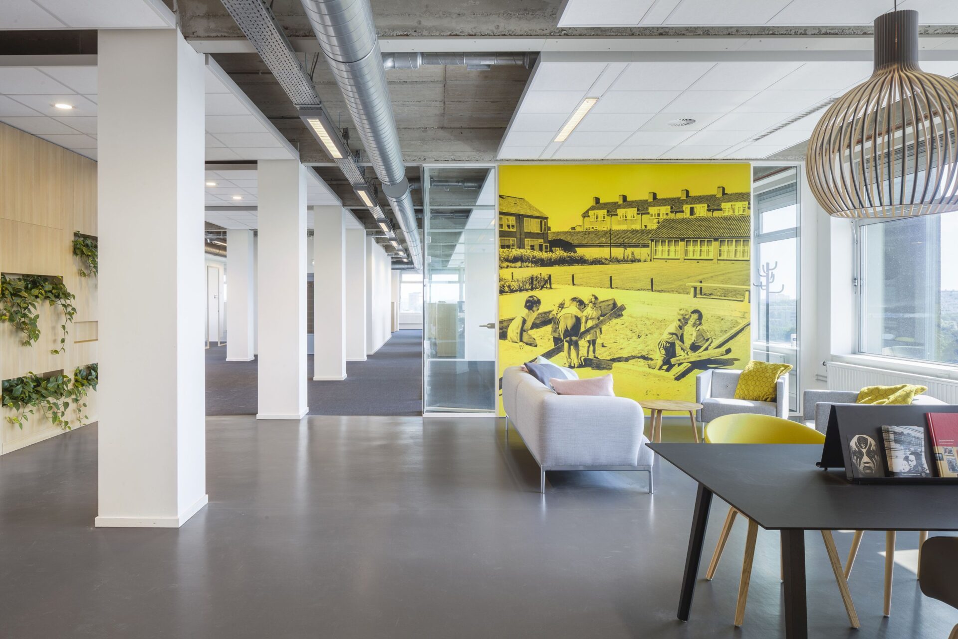 The welcoming, homely atmosphere, relates to the characteristics of the neighbourhood