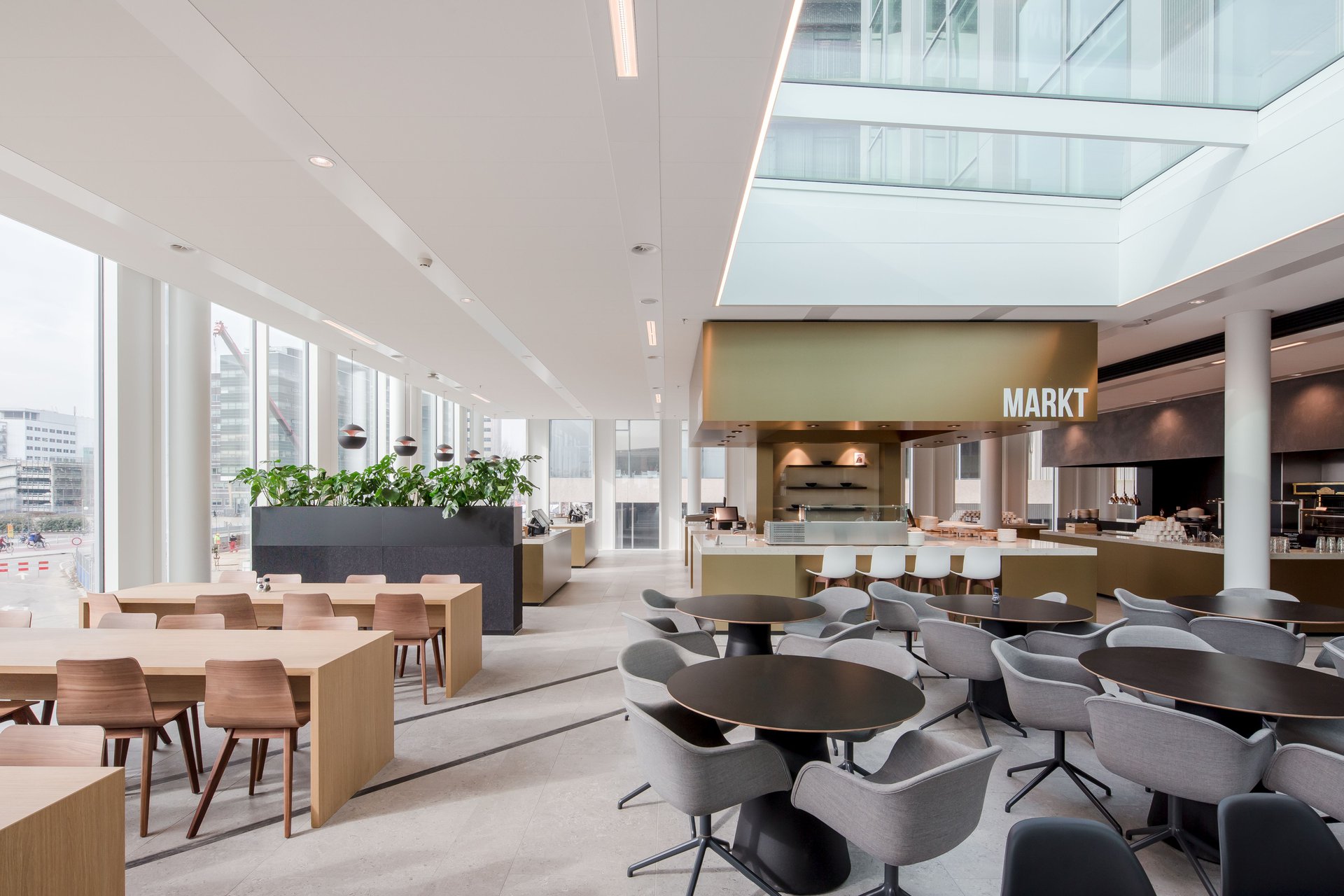 Voids, balconies and staircases make a continuous sequence of spaces