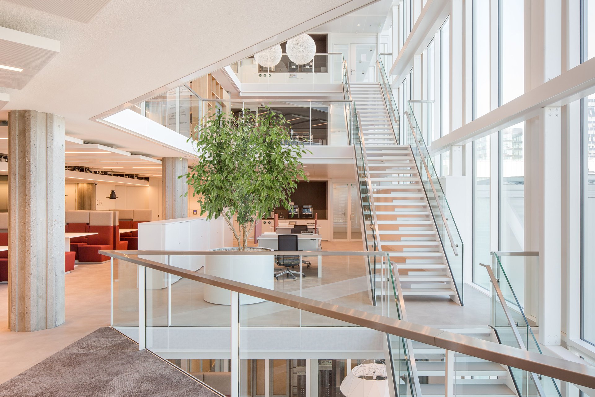 Voids, balconies and staircases make a continuous sequence of spaces