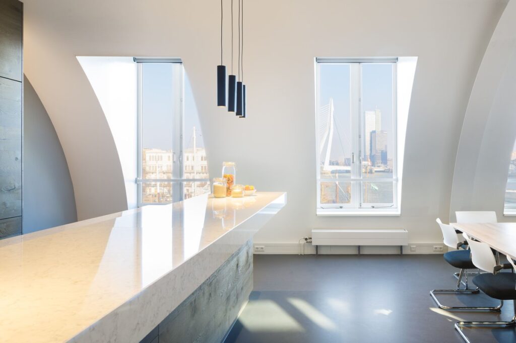 Contrasting color scheme in office interior