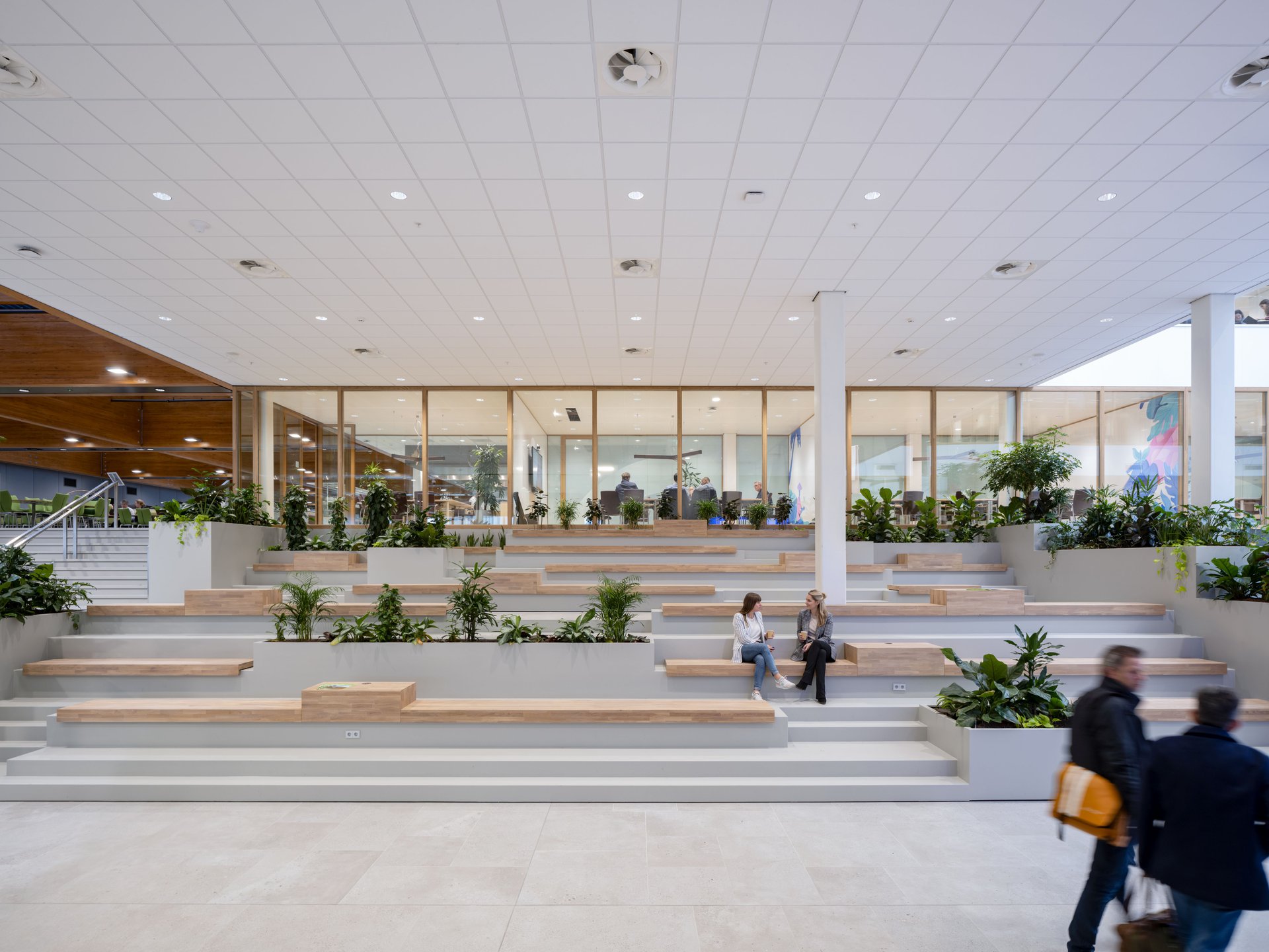High tech innovation powerhouse for Unilever with a completely circular interior