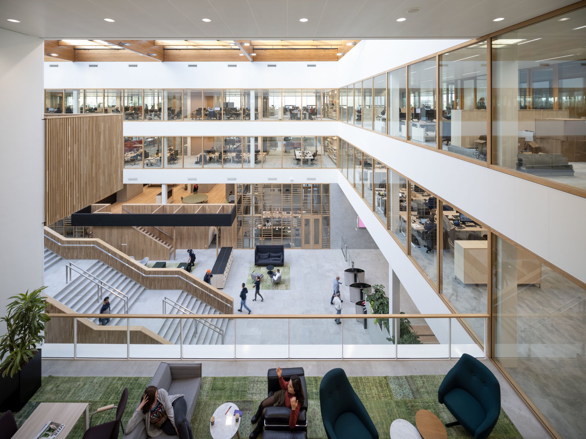 High tech innovation powerhouse for Unilever with a completely circular interior